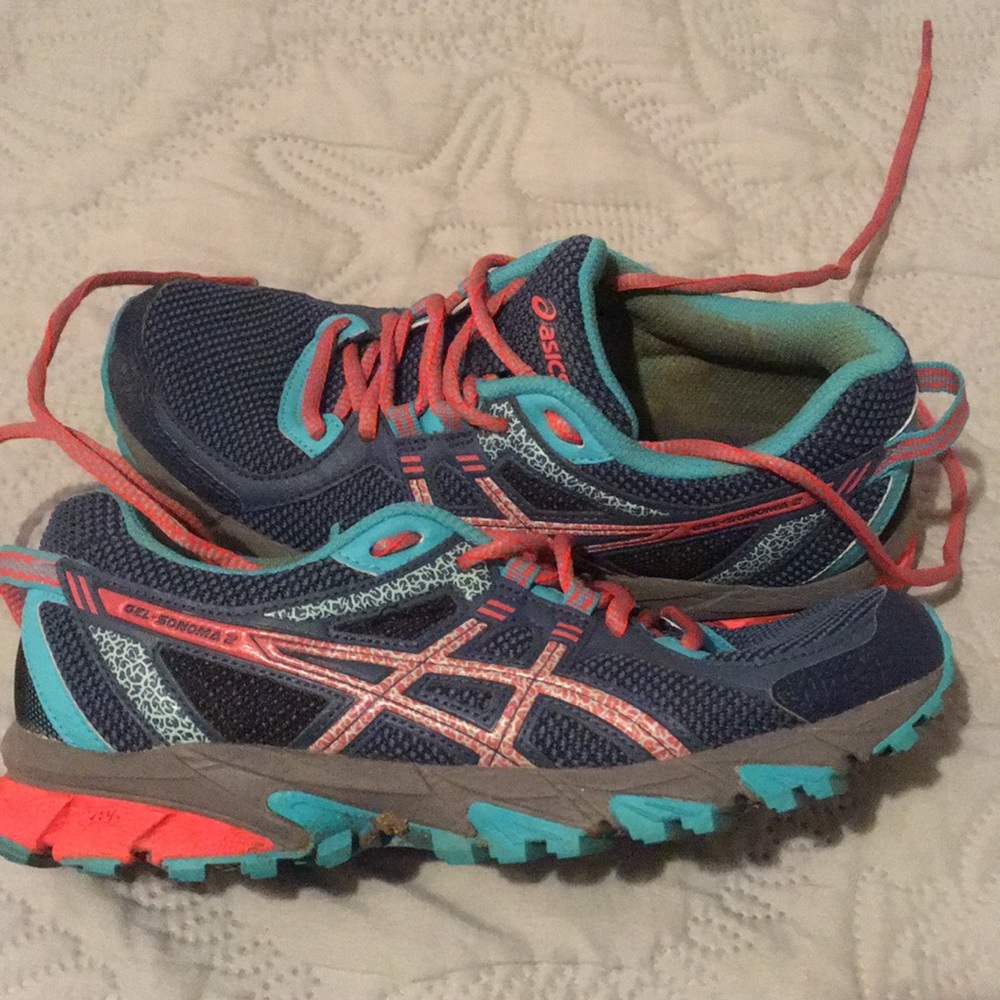 ASICS - Picture 2 of 5